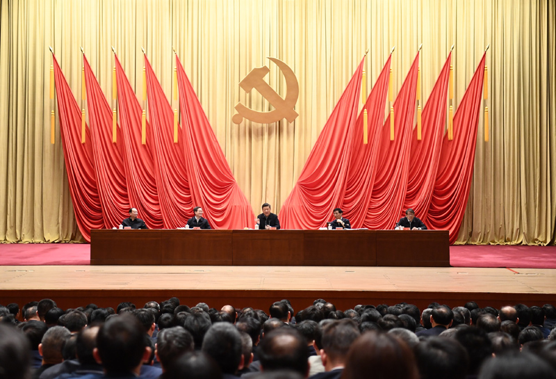 3月1日，2019年春季學(xué)期中央黨校（國家行政學(xué)院）中青年干部培訓(xùn)班在中央黨校開班。中共中央總書記、國家主席、中央軍委主席習(xí)近平在開班式上發(fā)表重要講話。