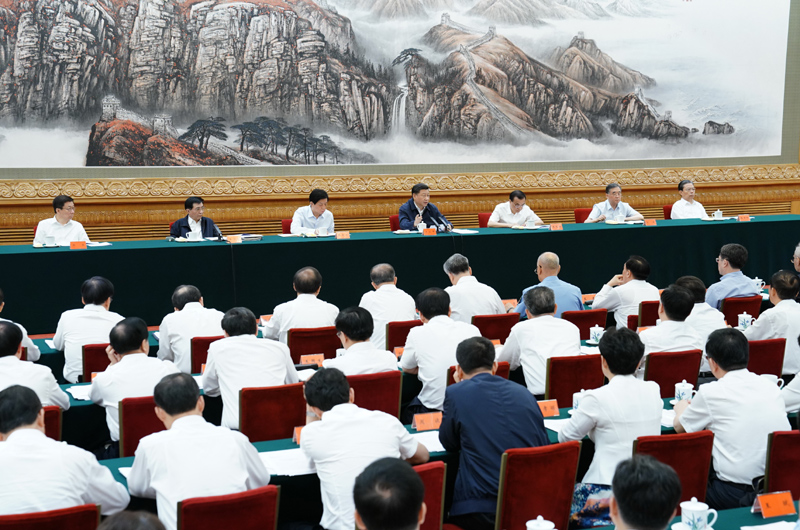 　　7月5日，中共中央總書記、國家主席、中央軍委主席習(xí)近平在北京出席深化黨和國家機(jī)構(gòu)改革總結(jié)會議并發(fā)表重要講話。新華社記者 王曄 攝